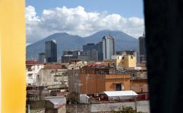 vista con vesuvio dal salottino_GEC9211